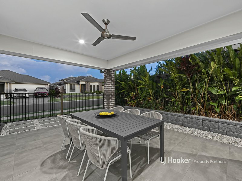 Photo - 19 Cypress Street, Park Ridge QLD 4125 - Image 17