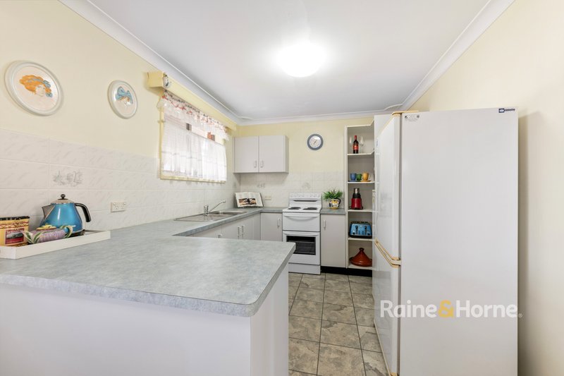 Photo - 19 Daffodil Drive, Woy Woy NSW 2256 - Image 4