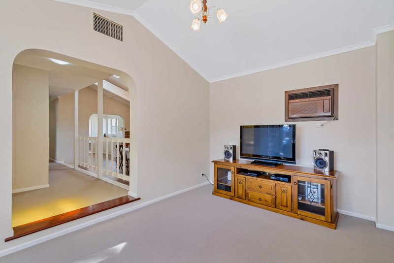 Photo - 19 Damian Drive, Salisbury Heights SA 5109 - Image 3