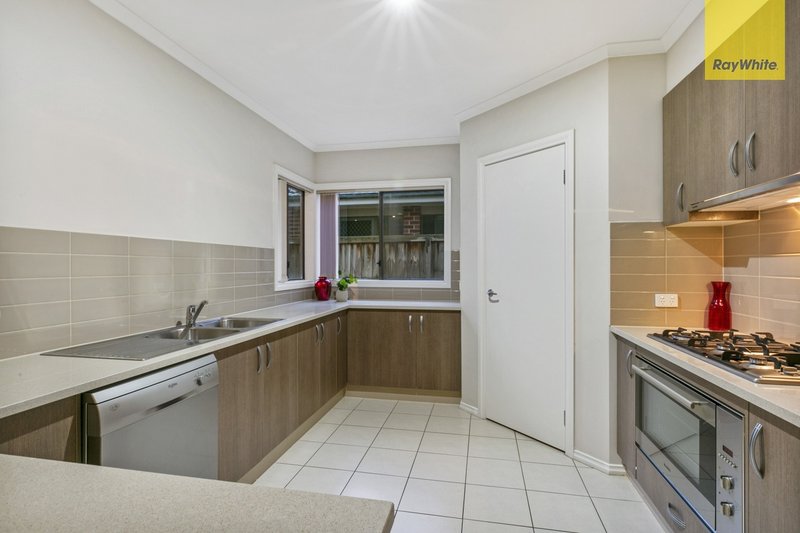 Photo - 19 Dandelion Drive, Berwick VIC 3806 - Image 2