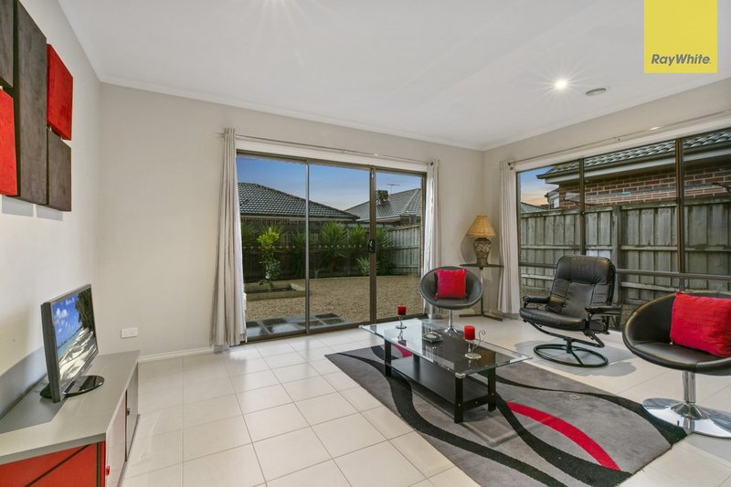 Photo - 19 Dandelion Drive, Berwick VIC 3806 - Image 6