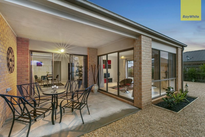 Photo - 19 Dandelion Drive, Berwick VIC 3806 - Image 11