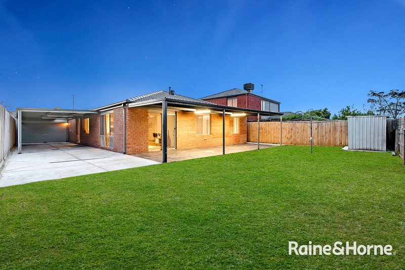 Photo - 19 Daphne Way, Cranbourne North VIC 3977 - Image 15