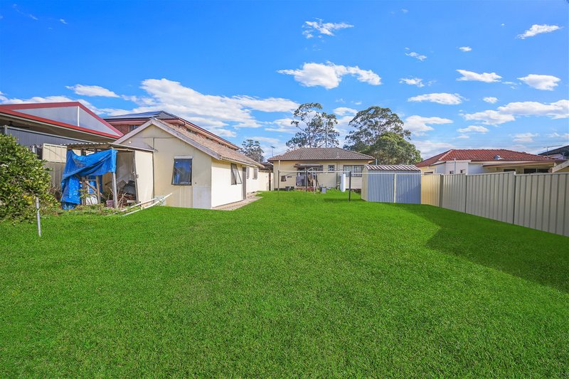 Photo - 19 Davis Road, Marayong NSW 2148 - Image 4