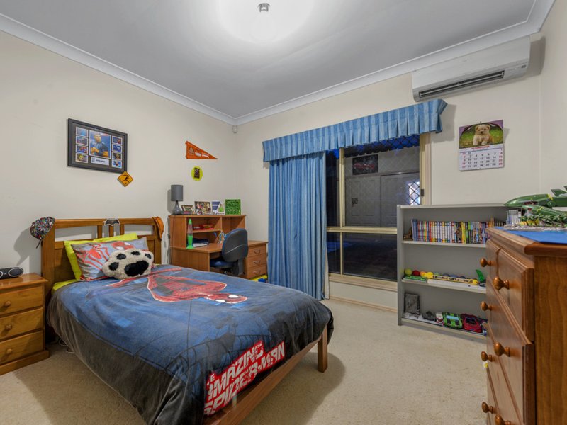 Photo - 19 Dawneta Court, Warner QLD 4500 - Image 11