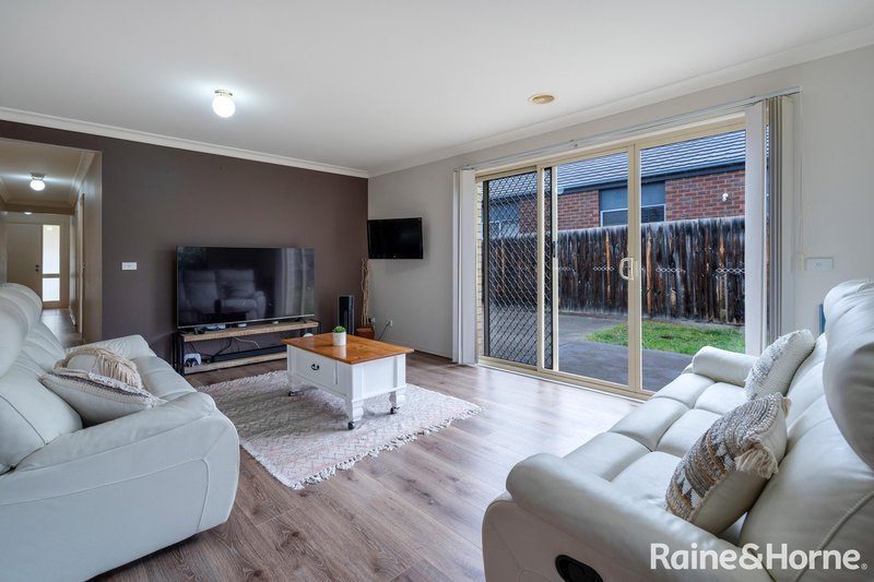 Photo - 19 Deakin Grove, Burnside Heights VIC 3023 - Image 3