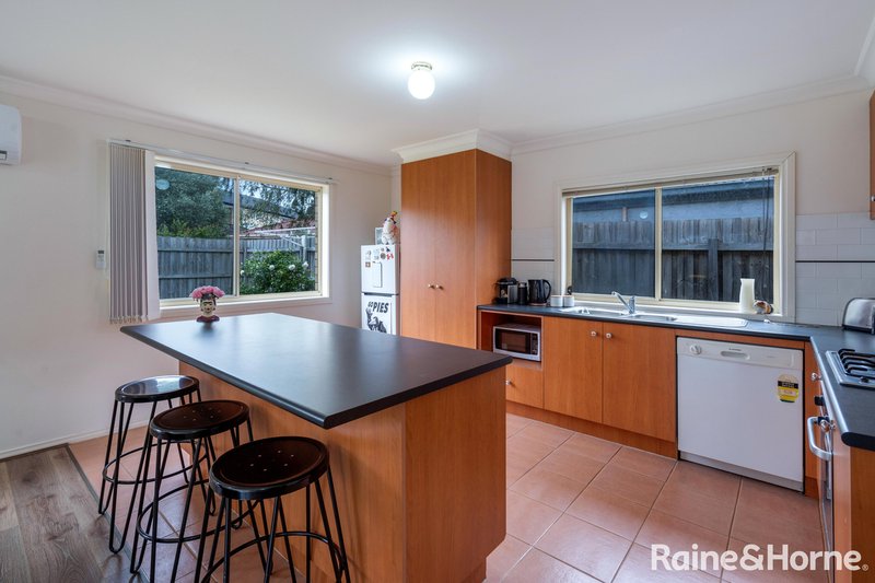 Photo - 19 Deakin Grove, Burnside Heights VIC 3023 - Image 4