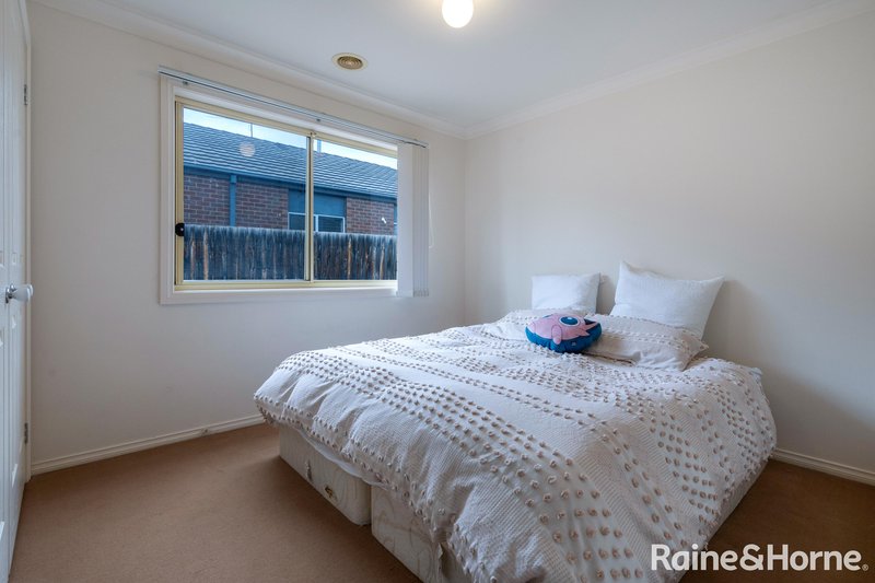 Photo - 19 Deakin Grove, Burnside Heights VIC 3023 - Image 7