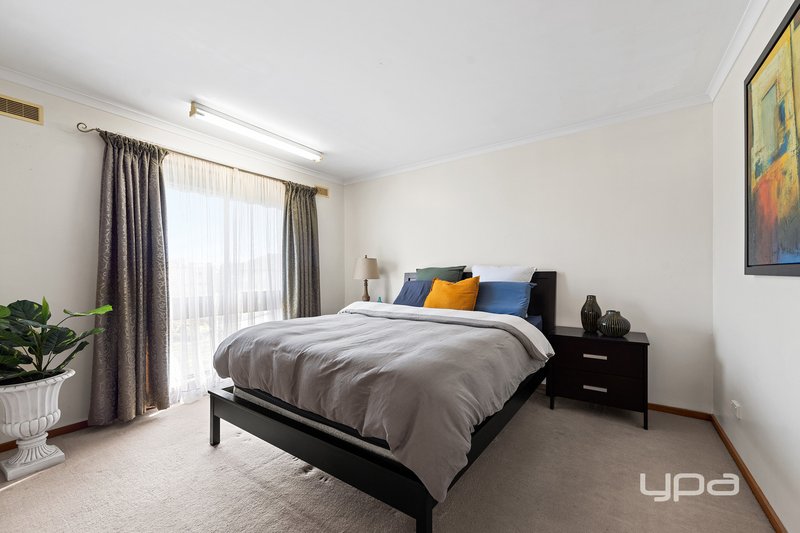 Photo - 19 Delamare Drive, Albanvale VIC 3021 - Image 9