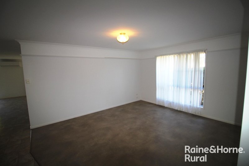 Photo - 19 Dell Court, Kingaroy QLD 4610 - Image 8