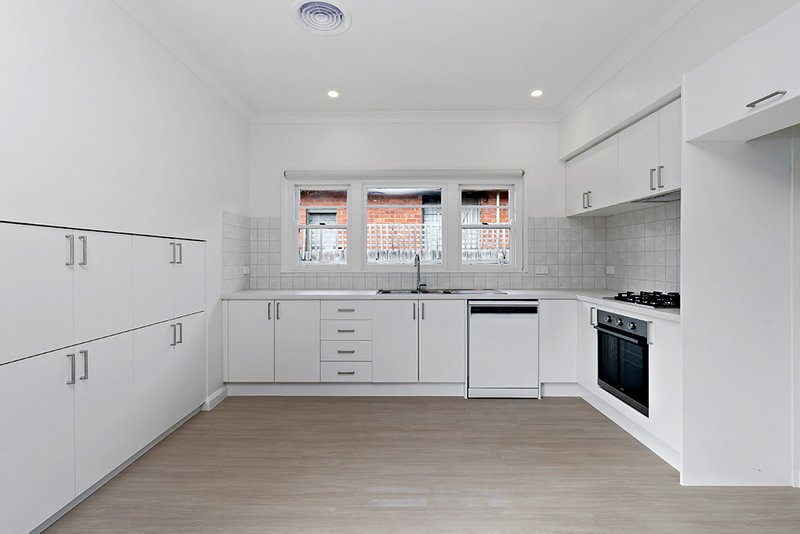 Photo - 19 Dell Road, Frankston VIC 3199 - Image 3