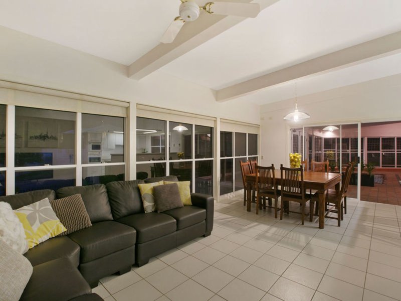 Photo - 19 Dellwood Street, Nathan QLD 4111 - Image 7