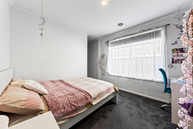 Photo - 19 Denton Drive, Officer VIC 3809 - Image 11