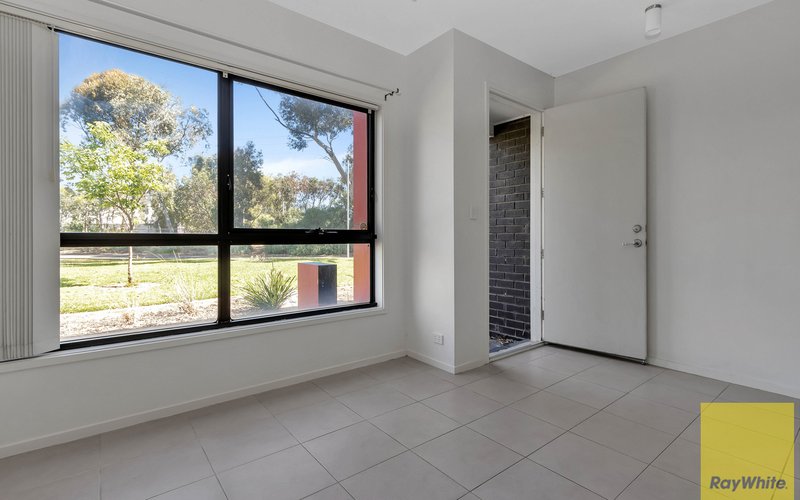 Photo - 19 Derby Lane, St Clair SA 5011 - Image 2