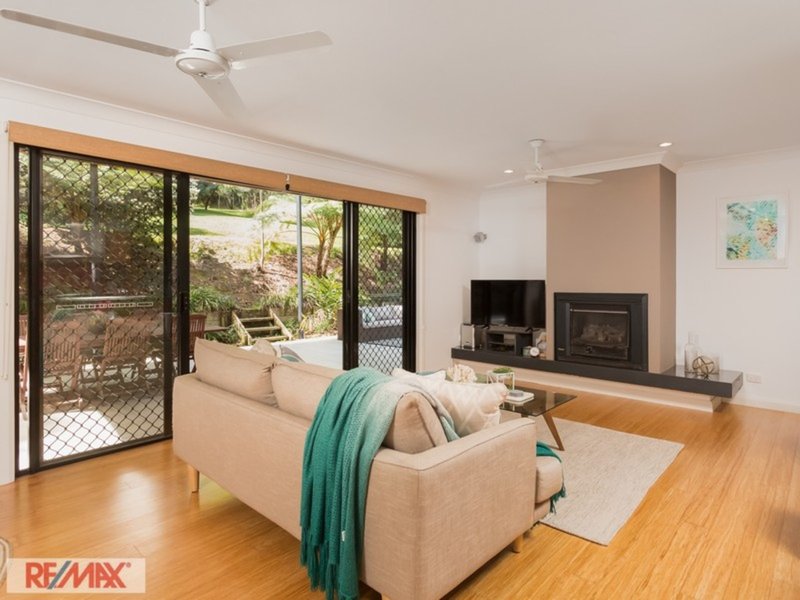 Photo - 19 Des Quinlan Crescent, Tallebudgera QLD 4228 - Image 3