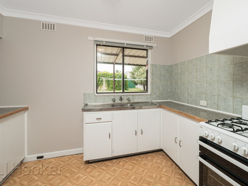 Photo - 19 Devenish Road, Lockridge WA 6054 - Image 1