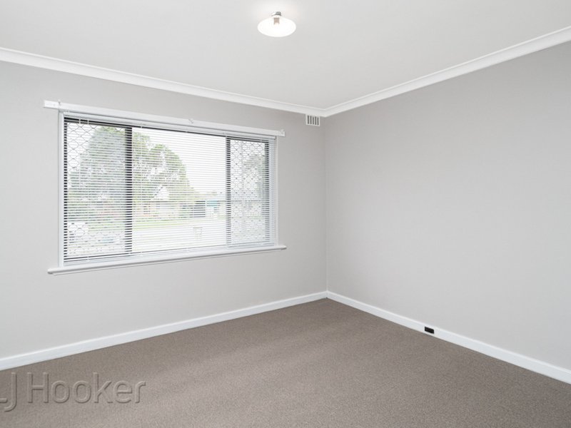 Photo - 19 Devenish Road, Lockridge WA 6054 - Image 3