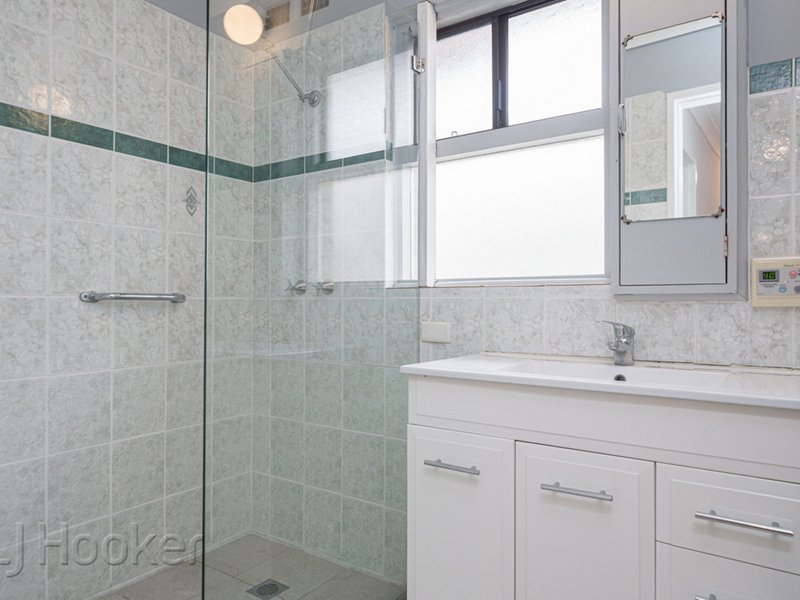 Photo - 19 Devenish Road, Lockridge WA 6054 - Image 9