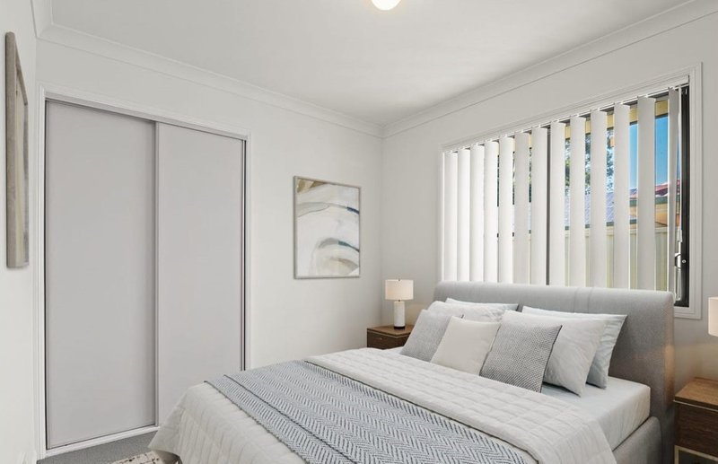 Photo - 19 Devereaux Road, Boronia Heights QLD 4124 - Image 3