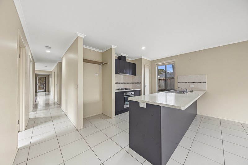 Photo - 19 Devine Drive, Pakenham VIC 3810 - Image 3