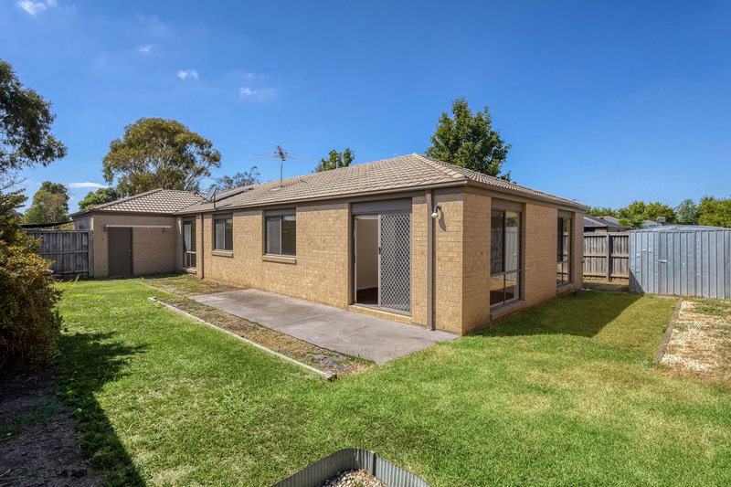 Photo - 19 Devine Drive, Pakenham VIC 3810 - Image 10