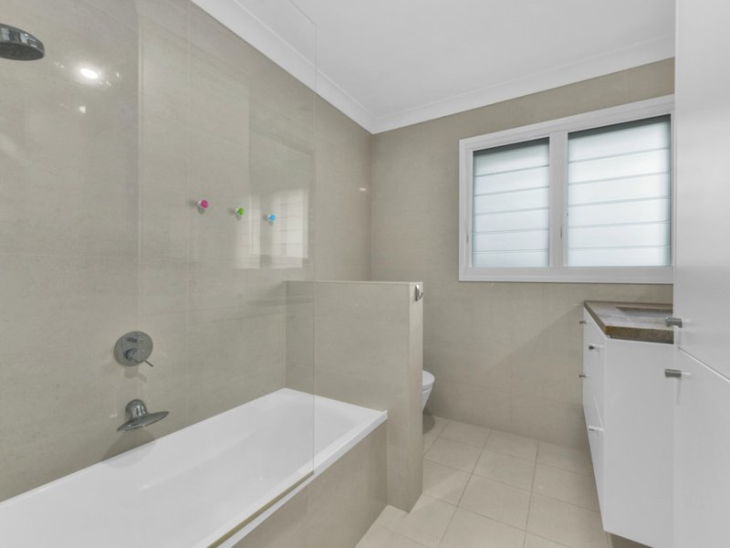 Photo - 19 Devona Street, Aspley QLD 4034 - Image 12