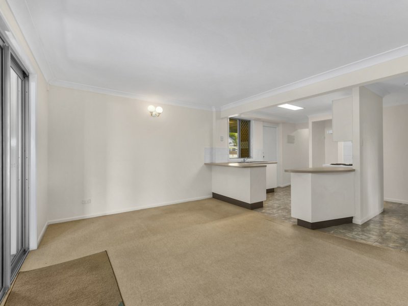 Photo - 19 Devona Street, Aspley QLD 4034 - Image 13