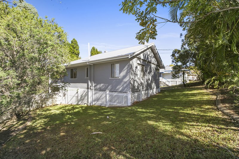 Photo - 19 Diamond Street, Holland Park QLD 4121 - Image 8