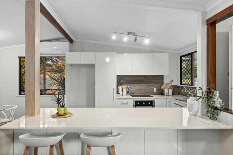 Photo - 19 Dibbil Street, Chermside West QLD 4032 - Image 5
