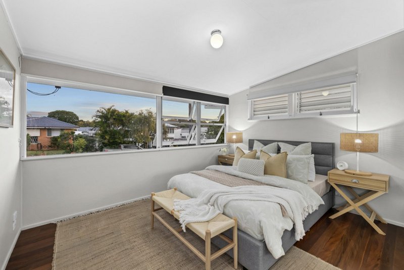 Photo - 19 Dibbil Street, Chermside West QLD 4032 - Image 9
