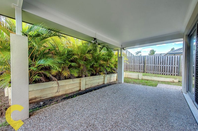 Photo - 19 Dillon Avenue, Augustine Heights QLD 4300 - Image 11