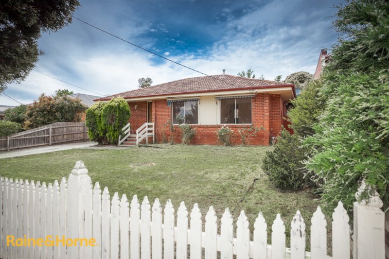 Photo - 19 Dobell Avenue, Sunbury VIC 3429 - Image 16