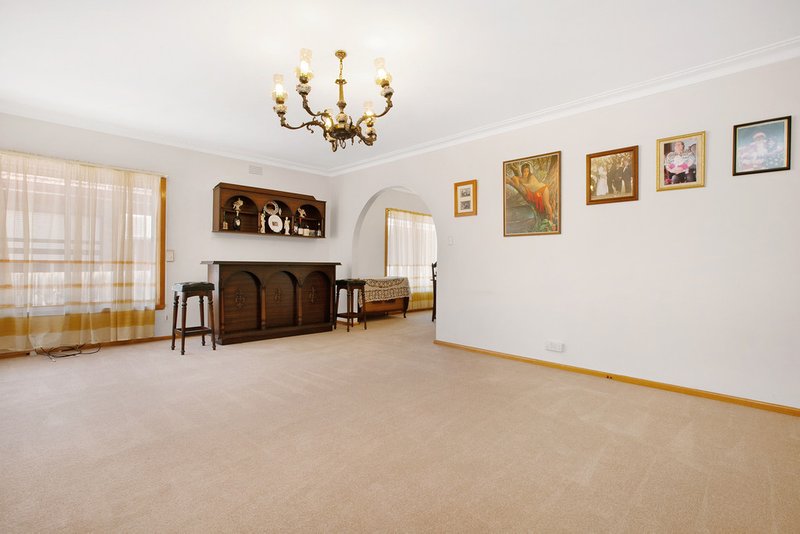 Photo - 19 Don Street, Reservoir VIC 3073 - Image 2