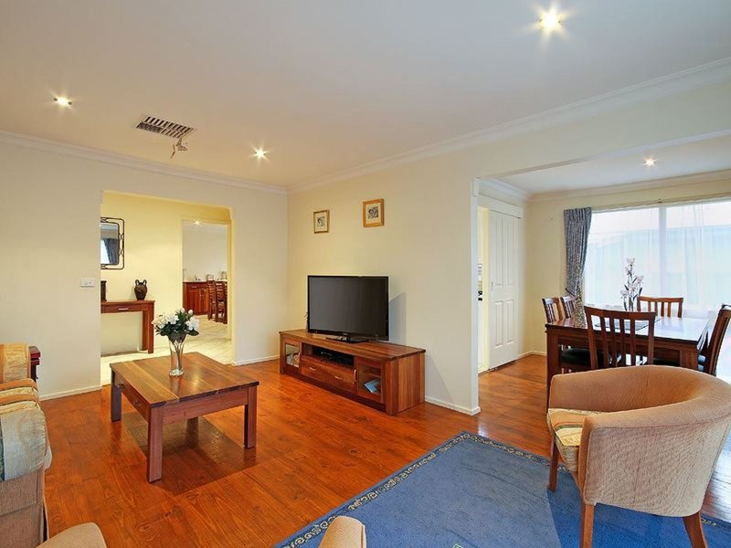 Photo - 19 Donbirn Way, Vermont South VIC 3133 - Image 3