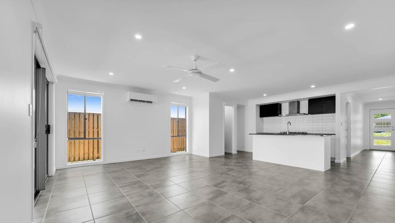 Photo - 19 Douglas Drive, Jimboomba QLD 4280 - Image 6