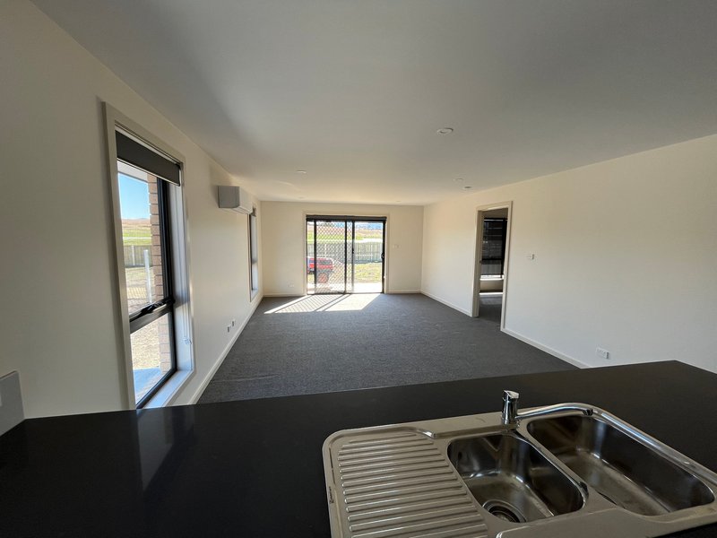 Photo - 19 Downwards Way, Sorell TAS 7172 - Image 4