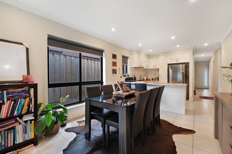 Photo - 19 Draper Crescent, Epping VIC 3076 - Image 4