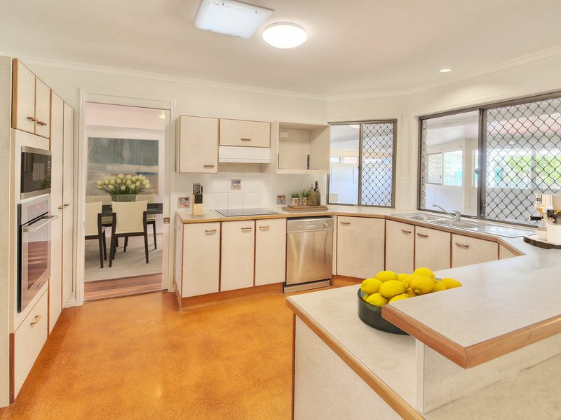 Photo - 19 Dubarry Street, Sunnybank Hills QLD 4109 - Image 5