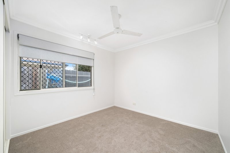 Photo - 19 Dumaresq Crescent, Murrumba Downs QLD 4503 - Image 11