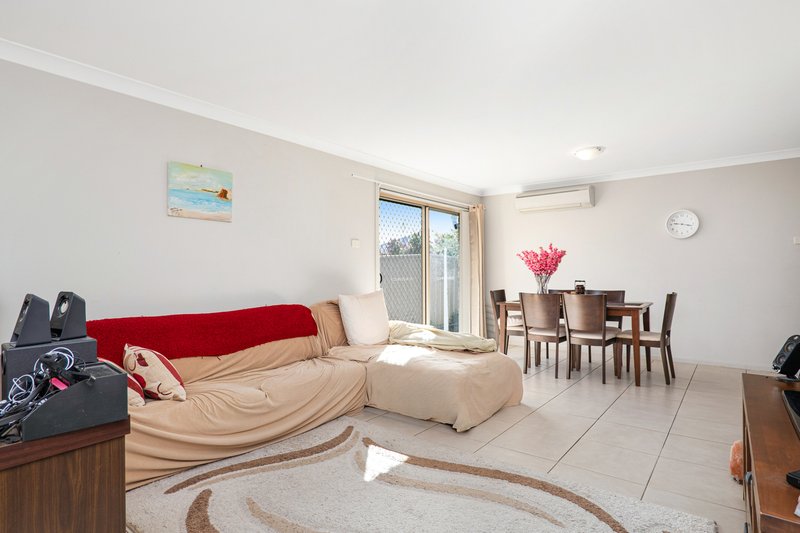 Photo - 1/9 Durban Crescent, East Maitland NSW 2323 - Image 2