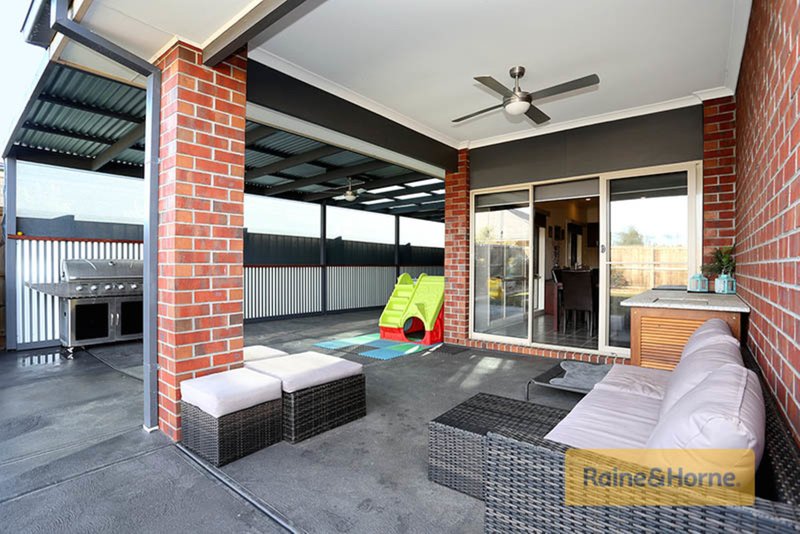 Photo - 19 Eaglehawk Boulevard, Eynesbury VIC 3338 - Image 9