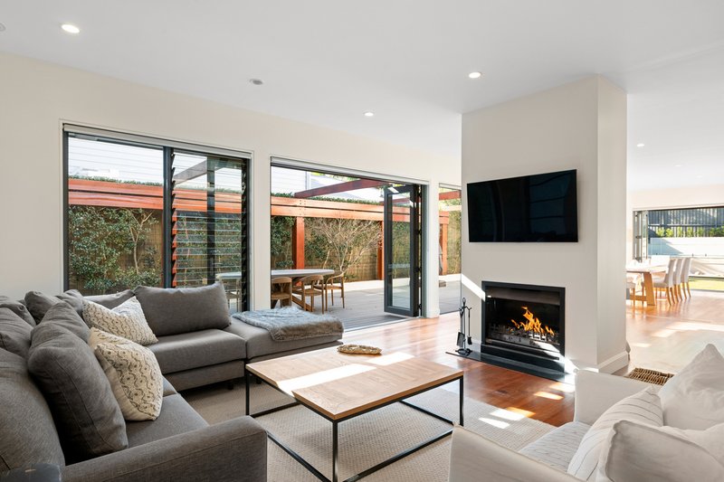 Photo - 19 Ebor Road, Palm Beach NSW 2108 - Image 2