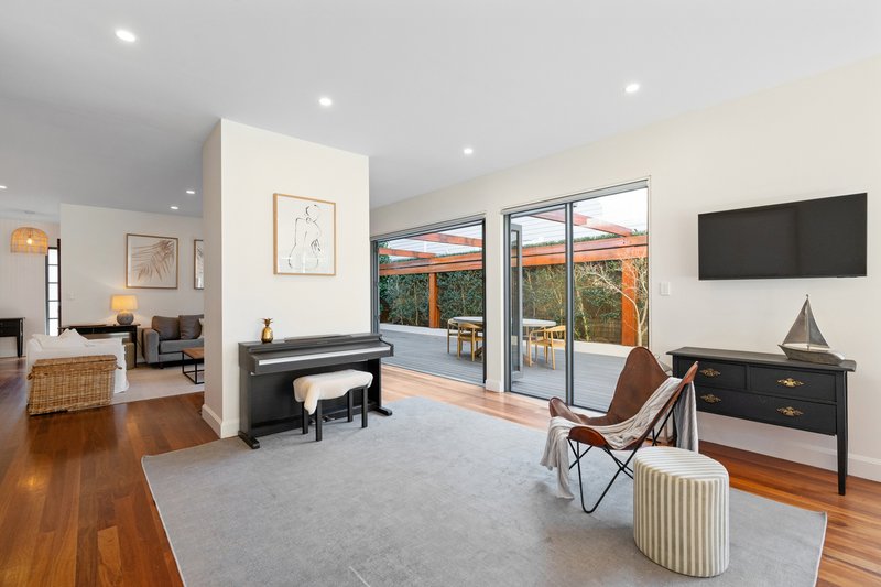 Photo - 19 Ebor Road, Palm Beach NSW 2108 - Image 12