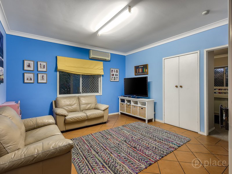 Photo - 19 Eckersley Street, Tarragindi QLD 4121 - Image 12