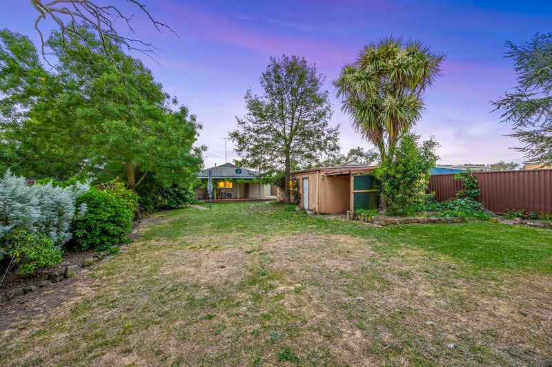 Photo - 19 Edgar Street, Wendouree VIC 3355 - Image 16