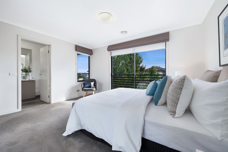 Photo - 19 Edgbaston Way, Mulgrave VIC 3170 - Image 5