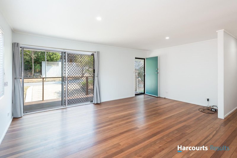 Photo - 19 Edgehill Street, Nathan QLD 4111 - Image 11