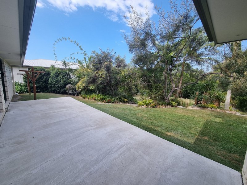 Photo - 19 Edgewater Court, Craignish QLD 4655 - Image 11