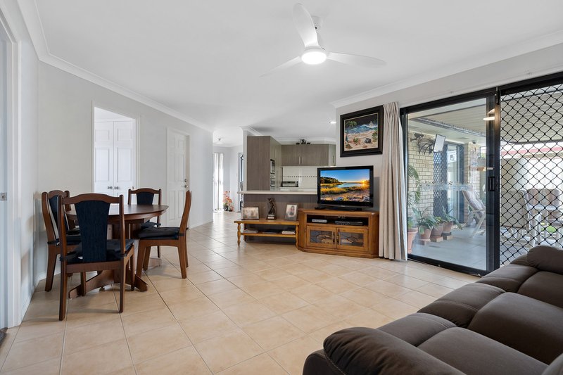 Photo - 19 Edinburgh Drive, Bethania QLD 4205 - Image 3