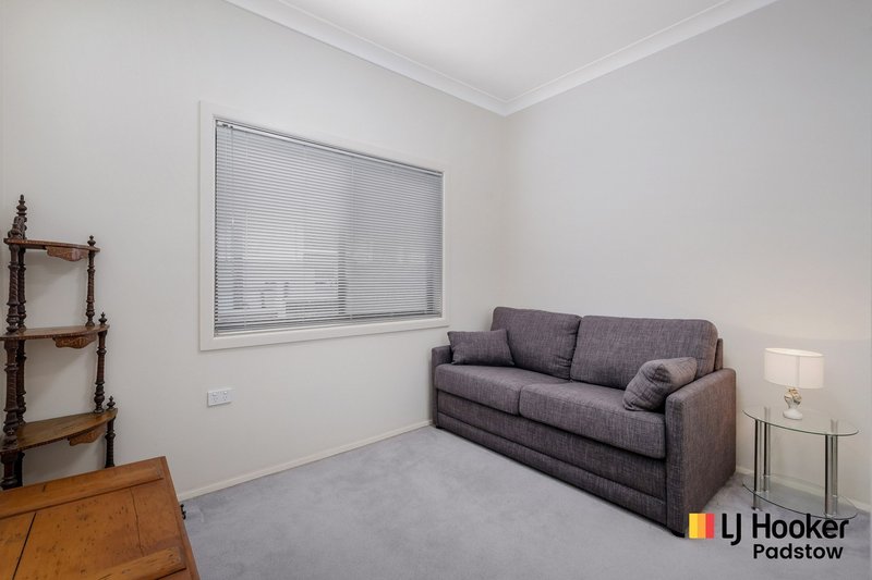 Photo - 19 Edinburgh Drive, Revesby Heights NSW 2212 - Image 6